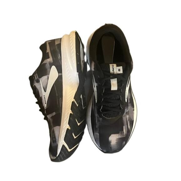 Brooks Launch 6 Black and White Running Shoes - Picture 1 of 6